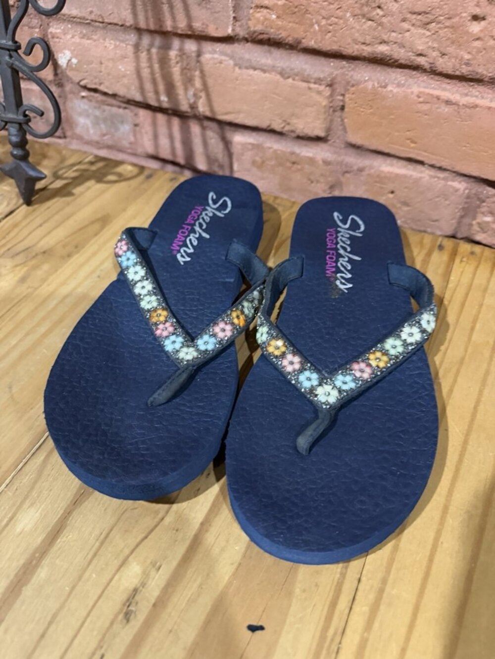 Skechers Thong Sandals 9.5 Navy Flip Flop Blue Sparkling Daisy Delight Yoga Foam